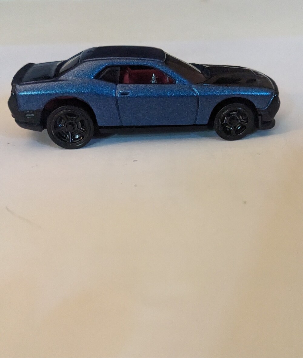 Custom Hotwheels SRT Hellcat Challenger